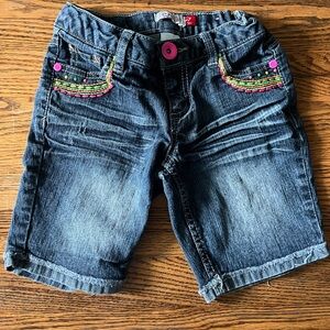 SO girls funky denim stretchy shorts size 7 in excellent condition